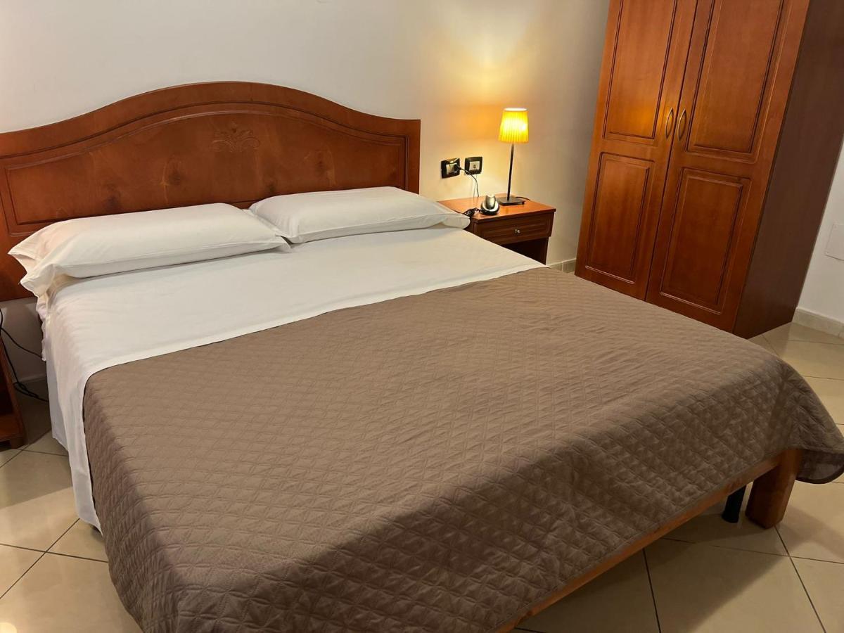 Hotel Futuro Aversa Luaran gambar