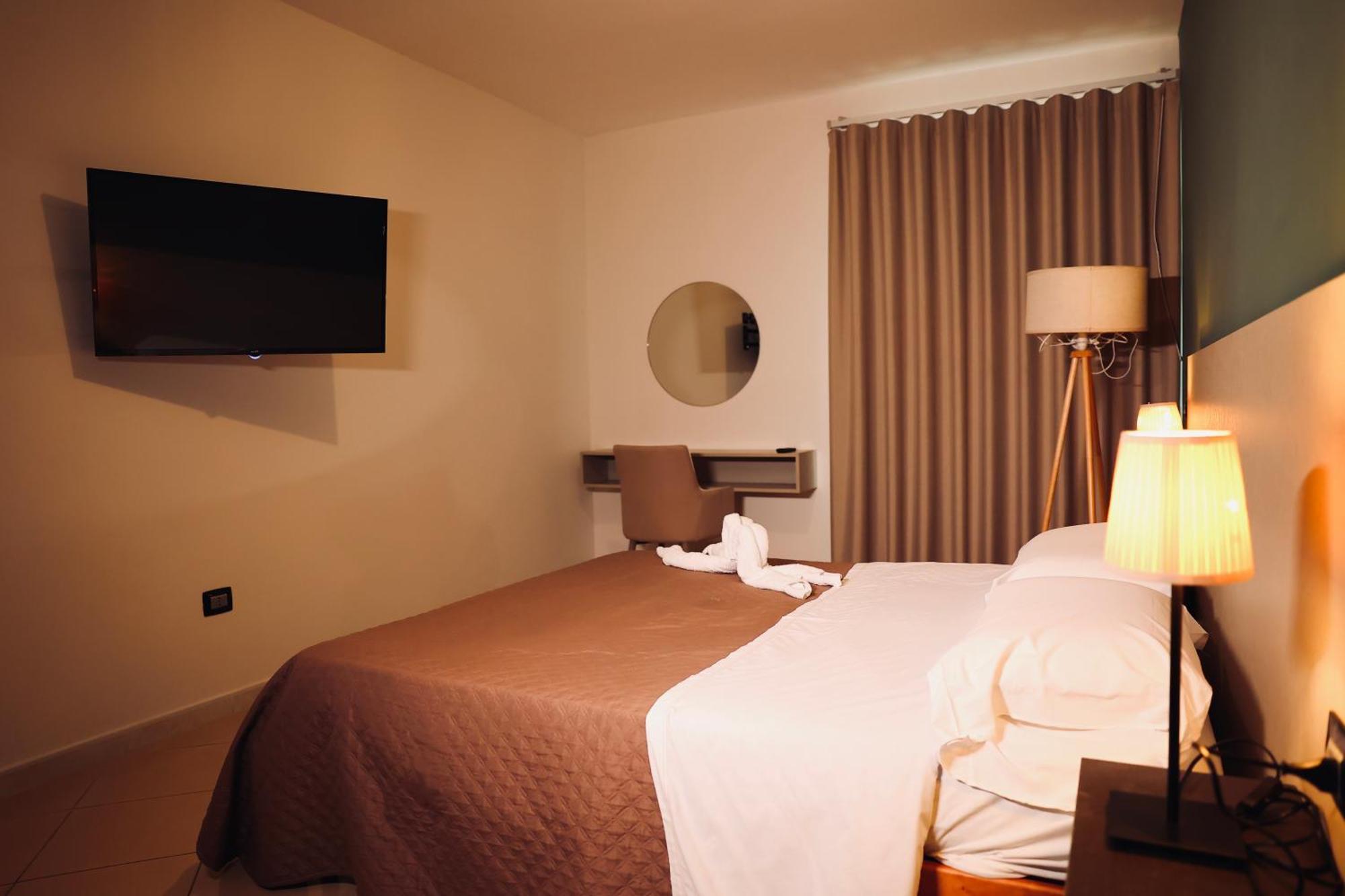 Hotel Futuro Aversa Luaran gambar