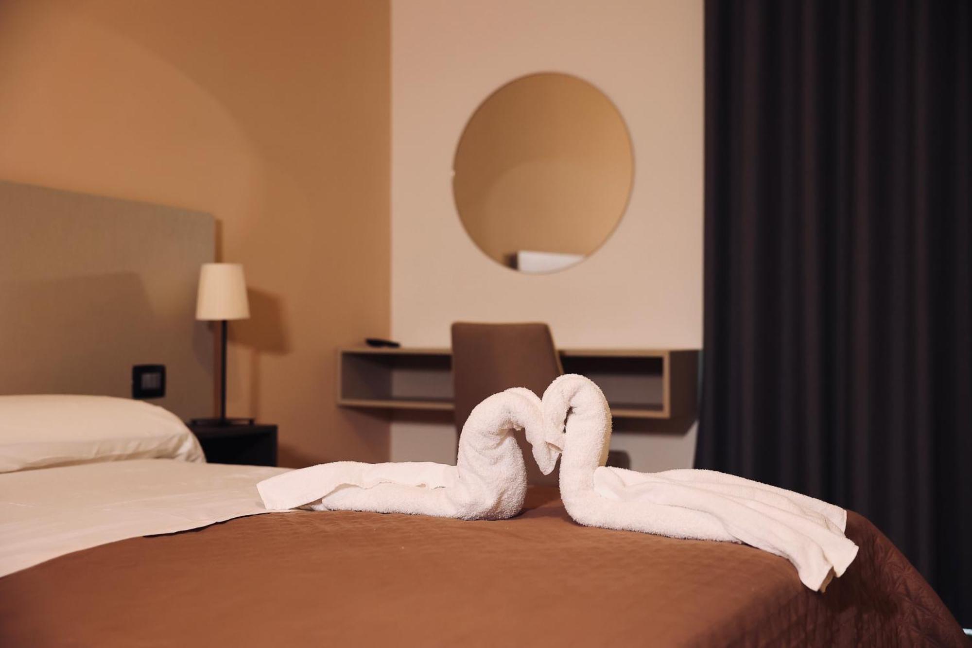 Hotel Futuro Aversa Luaran gambar