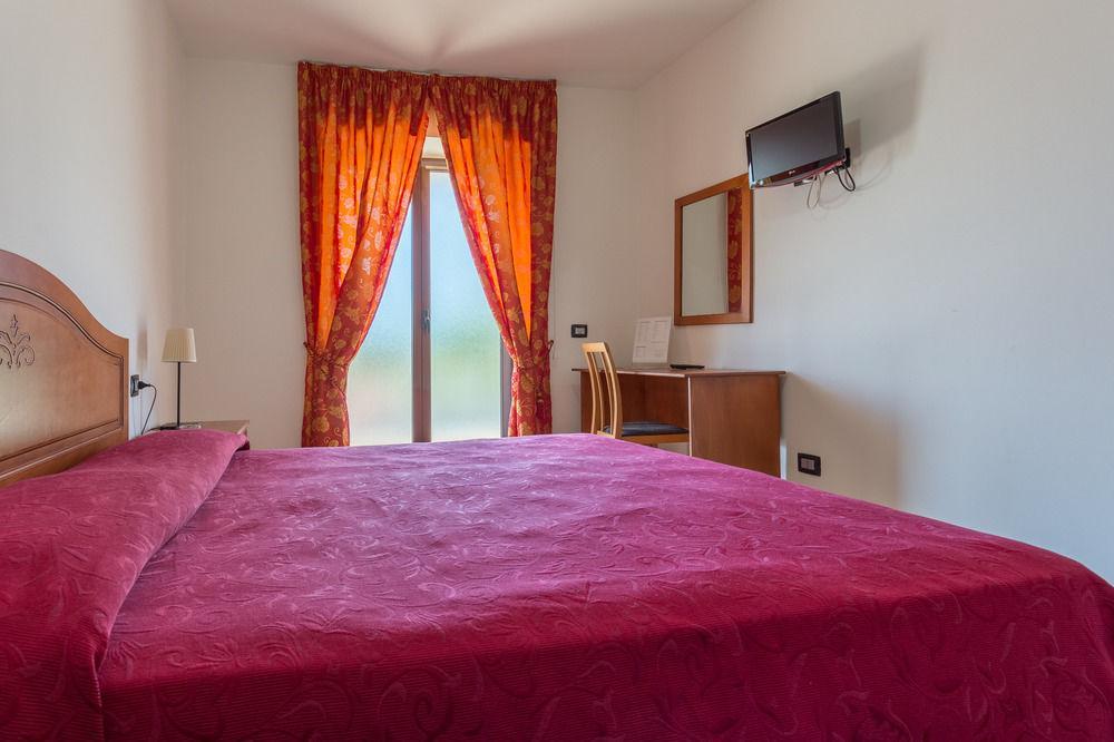 Hotel Futuro Aversa Luaran gambar