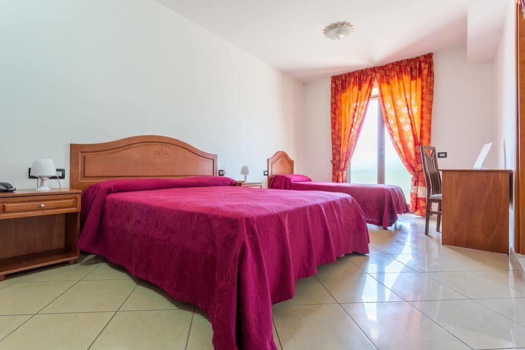 Hotel Futuro Aversa Luaran gambar