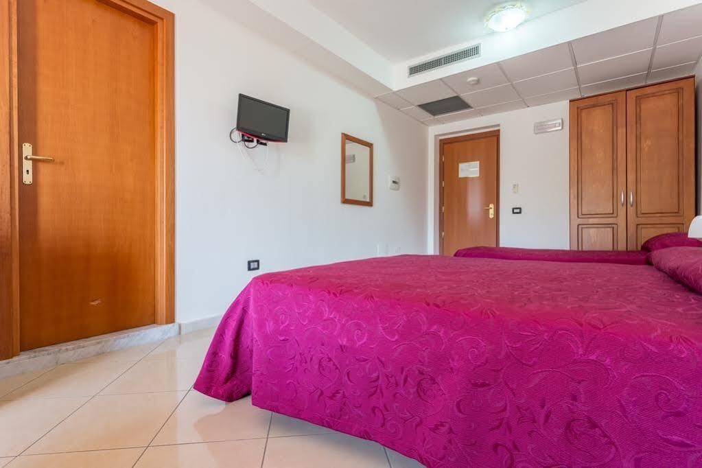 Hotel Futuro Aversa Luaran gambar